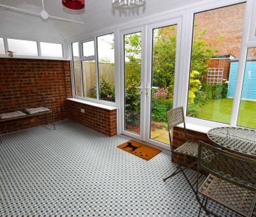 2 bedroom semi-detached bungalow to rent - Photo 2