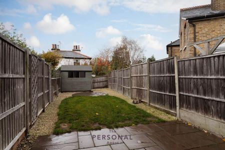 2 bedroom semi-detached house to rent - Photo 5