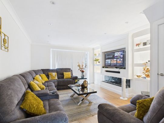 Ouseley Road, Wraysbury, Staines-upon-Thames,TW19 - Photo 1