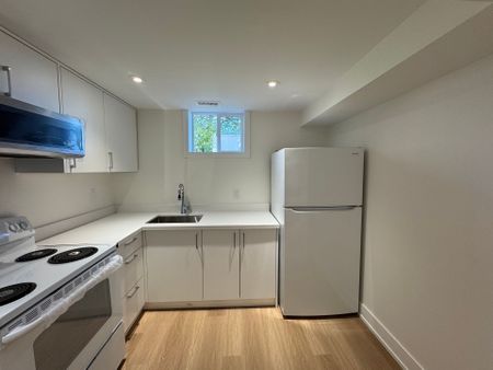 For Lease - 145 Harrison Drive Unit# Lower 2, Newmarket, Ontario - Photo 4