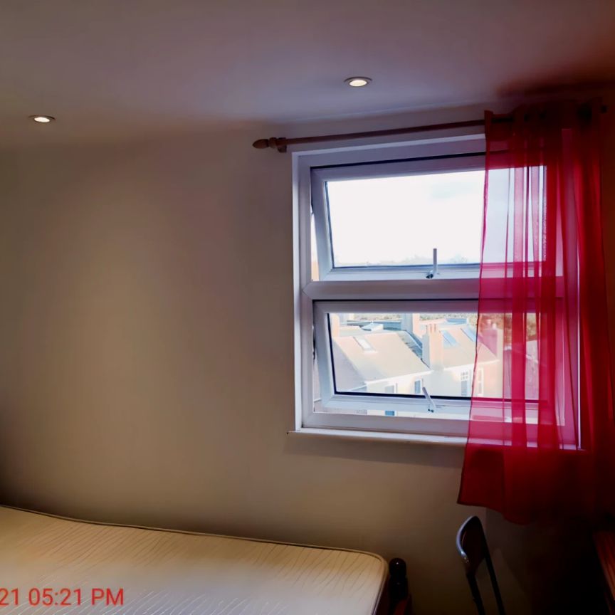 Bedroom 8 - Photo 1