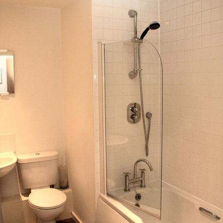 2 bedroom apartment to rent - Photo 4
