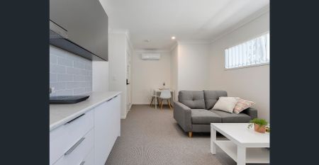 MODERN, FULLY FURNISHED STUDIO WITH BILLS INCLUDED* - Photo 2