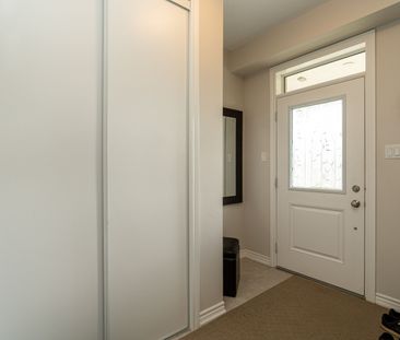 For Lease - 814 Horseshoe Falls Way, Barrhaven, Ontario - Photo 2