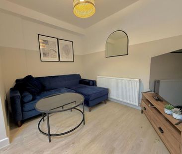6 bedroom semi-detached house to rent - Photo 1
