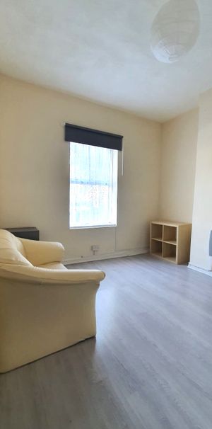 £700 PCM, Furnished One Bedroom Flat in Partridge Road, Roath, Cardiff, CF24 3QW - Photo 1