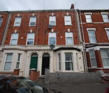 Flat 1, 24 Cromwell Road, BT7, Belfast - Photo 1