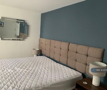 1 bedroom in a house share to rent - Photo 3