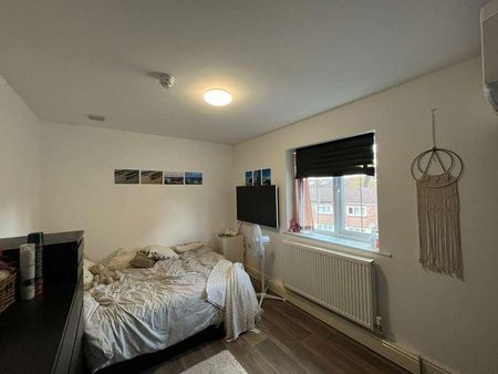 Bedroom -, Bawas Place - Alfreton Road, NG7 - Photo 5