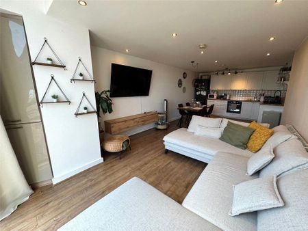 2 bedroom apartment to rent - Photo 3