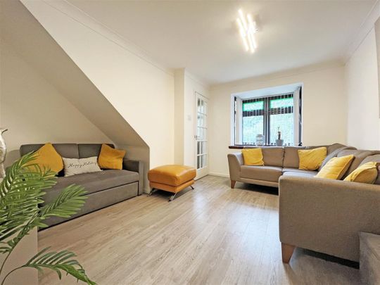 2 bedroom Terraced House to rent - Photo 1