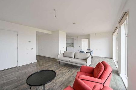 Millet Place, Royal Docks, E16 - Photo 4