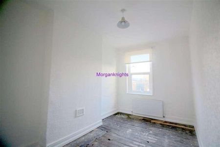 High Street North, East Ham, E6 - Photo 4