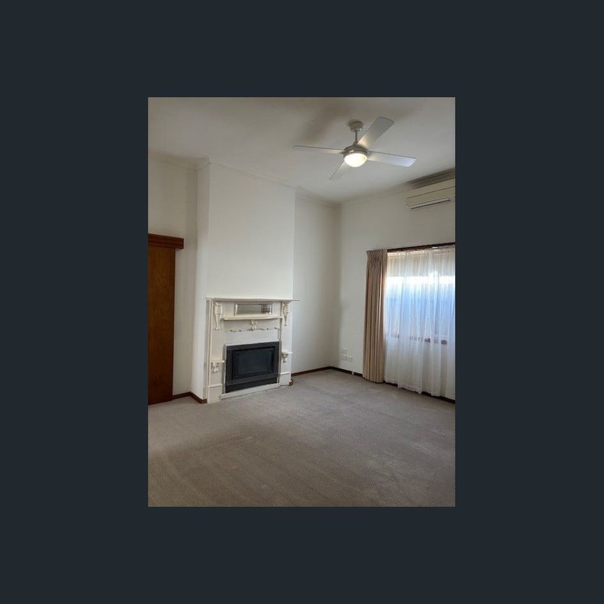 Charming Home in Prime Geelong West Location! - Photo 1