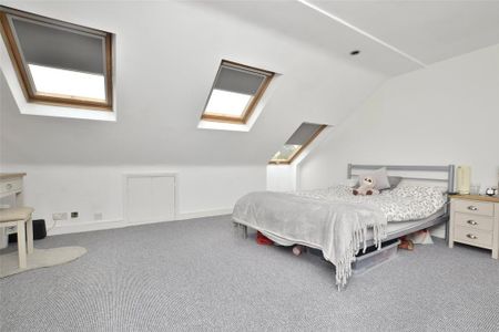 6 bedroom semi-detached house to rent - Photo 4