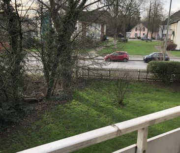 Ruhig gelegen, trotzdem zentral - renovierte Balkonwohnung mit mode... - Foto 3