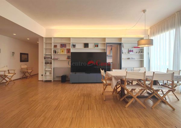 Signorile appartamento di 176 mq. ristrutturato, con vista panoramica