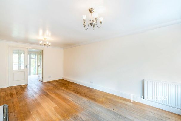 4 bedroom detached house to rent - Photo 1