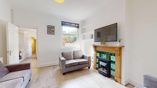 6 bedroom house to rent - Photo 1