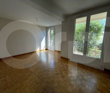 Appartement 2 pièces 47m2 MARSEILLE 8EME 830 euros - Photo 2