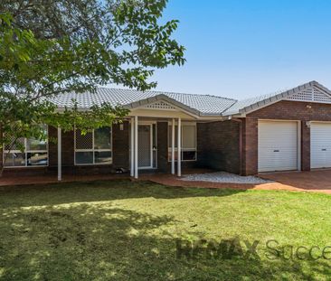 Versatile Spacious Family Home with Multiple Living Areas in Centen... - Photo 5