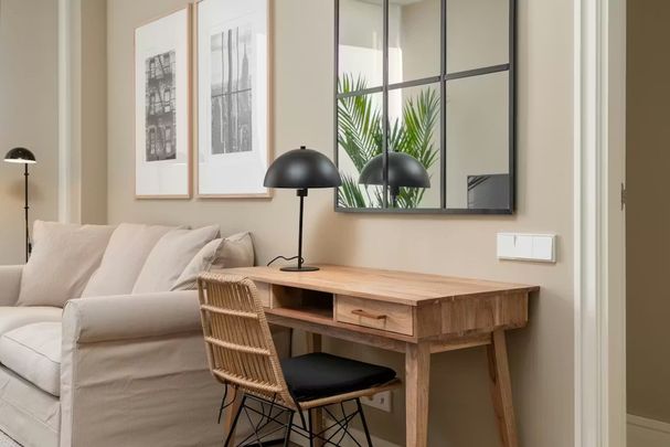 Carrer de Sagués, Barcelona, Catalonia 08021 - Photo 1