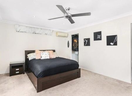 Broadbeach Waters - Photo 4