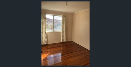 Spacious Family Home in Slacks Creek - Photo 2