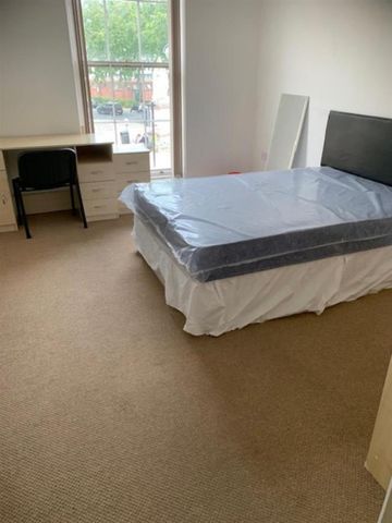 7 bedroom flat to rent - Photo 3