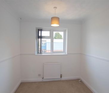 Cambridge Close, Haverhill - Photo 3