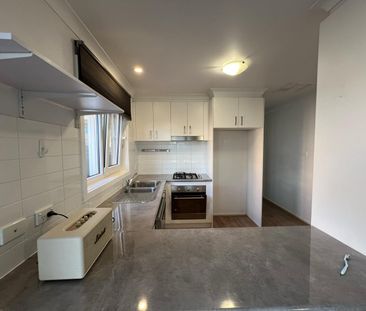 16 Audrey Cahn Street, Macgregor ACT 2615 - House For Rent | Domain - Photo 5