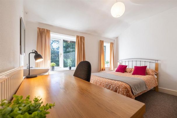 4 bedroom private hall to rent - Photo 1