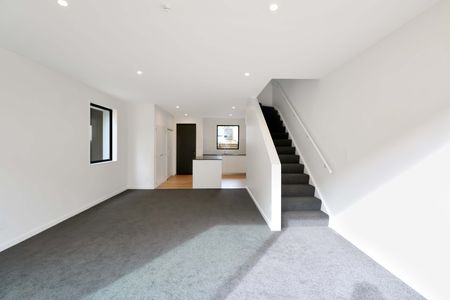 Architecturally Designed Three-Bedroom Townhouse – Karori - Photo 3