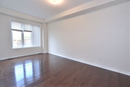 For Lease - 1520 Haws Crescent, Milton, Ontario - Photo 2