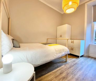 4 bedroom flat to rent - Photo 4