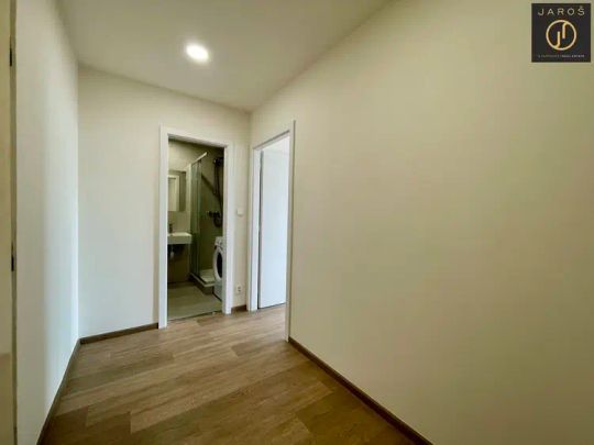 Pronájem bytu 2kk s lodžií, ulice Hvězdova, Praha - Nusle - Photo 1