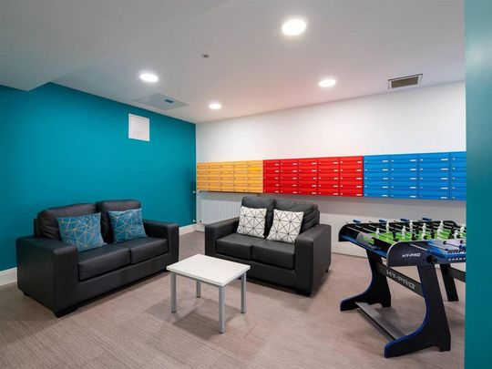 1 bedroom in a flat share to rent - Photo 1