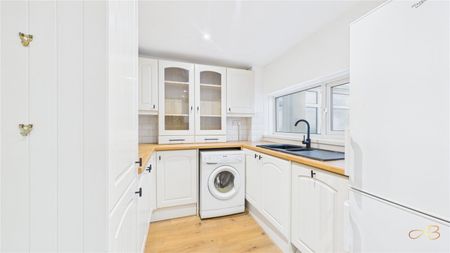 3 Bedroom Semi-detached - Photo 4