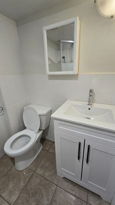 For Lease - 3661 Lakeshore Boulevard Unit# Lower #3, Toronto, Ontario - Photo 1