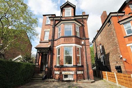 Victoria Crescent, Ellesmere Park, Manchester, M30 - Photo 4