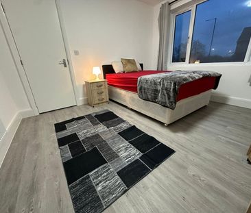 1 Bed Flat, Links Road, NW2 - Photo 3