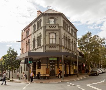 Studio Apartment in Heart of Darlington**ENTER VIA LANDER STREET - Photo 3