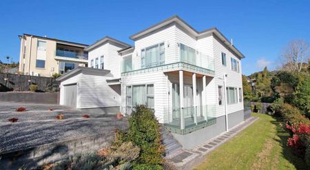 Welcome to your dream home in the heart of Mel... - Photo 2