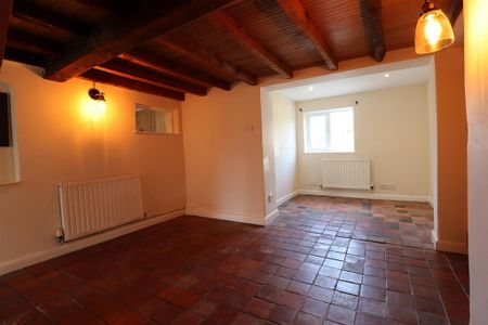 4 bedroom cottage to rent - Photo 2