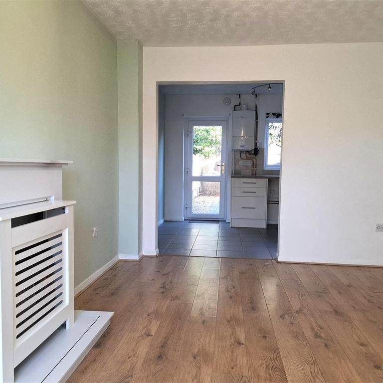 2 bedroom terraced house to rent - Photo 1