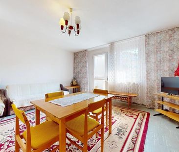 Rozkładowe mieszkanie w niskim bloku - Zdjęcie 2