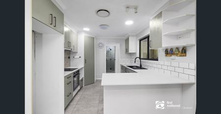 STUNNING MODERN FAMILY HOME WITH BEAUTIFUL INGROUND POOL IN VICTORIA POINT - Photo 2