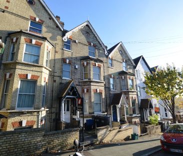 Flat to rent - Essex Grove, London, SE19 - Photo 6