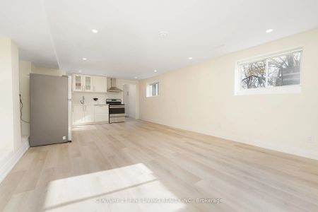 Property For Lease | W9262026 - Photo 2