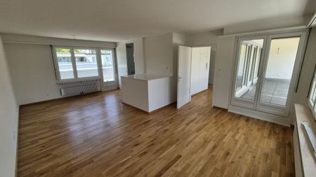 Attraktive 3.5 Zimmer Dachwohnung in Allschwil - Photo 2